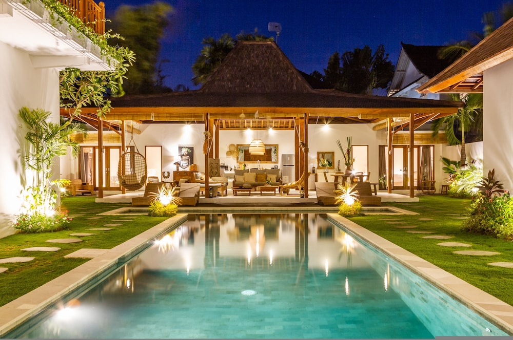 Villa Namu by Alfred in Bali - Family 5 BD Dream in Seminyak Oberoi Beach