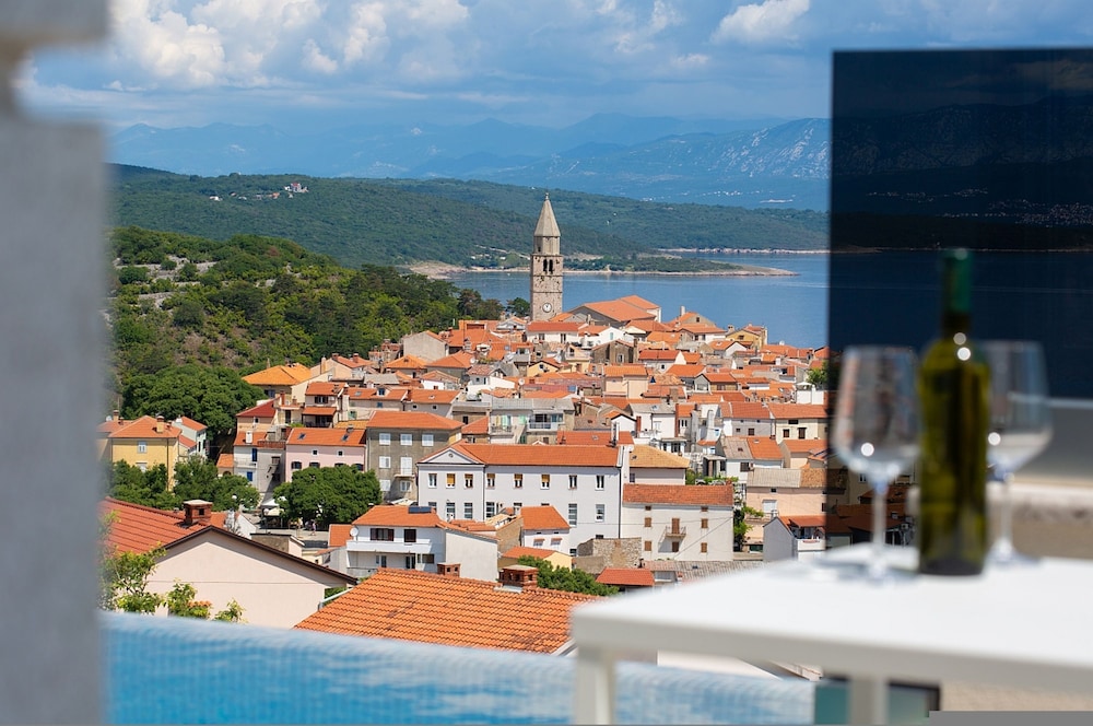 Villa Majestic With Sauna and Beautiful Views