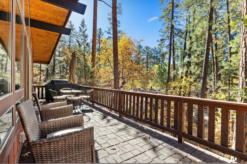 Ponderosa Hideaway 4-br Cabin Mtn View Trails Brbq