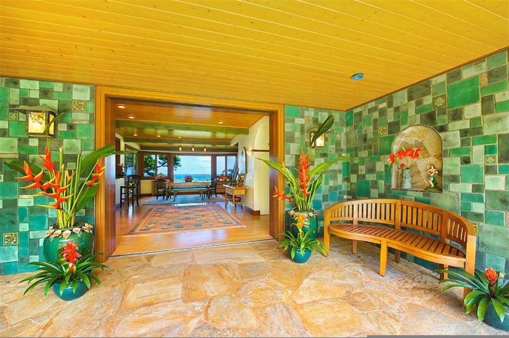 Sea Song in Kilauea With 4 Bedrooms and 6 Bathrooms