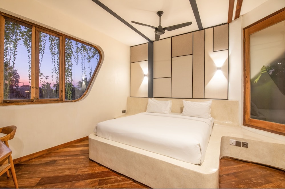 BAZ Studio 11 Elegant 1BR Loft With Ar Elegant 1BR Loft With art Deco