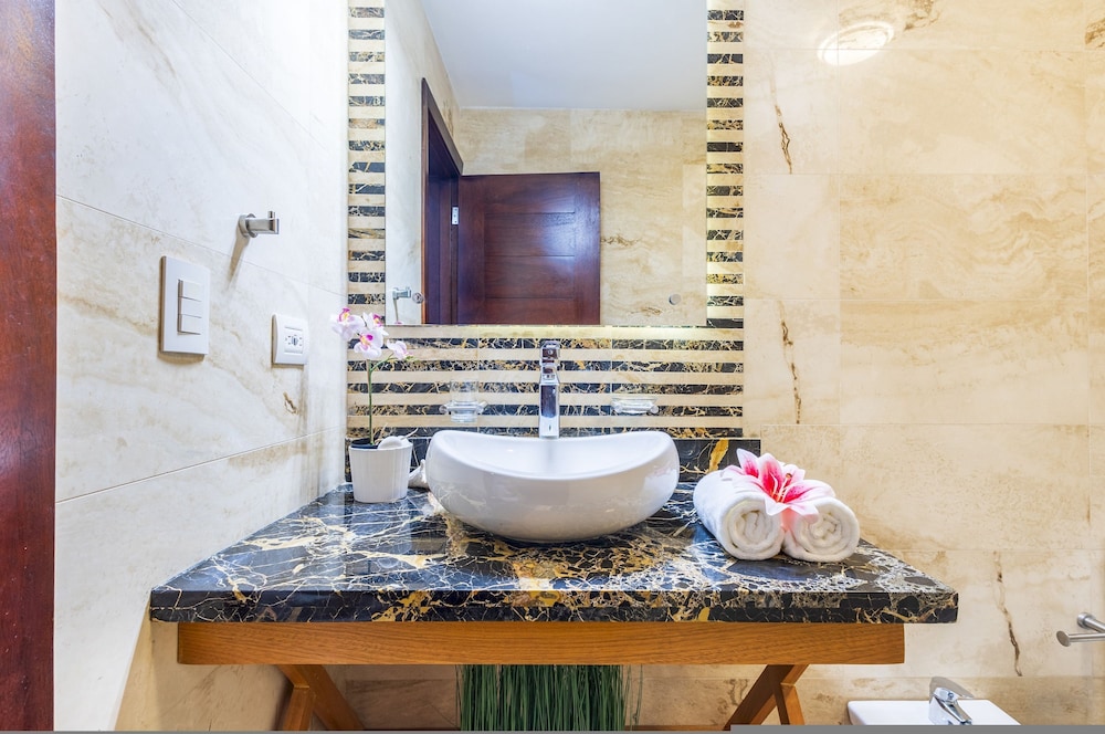 Villa Desiree 5BR Cocotal Luxury Villa Pool Maid
