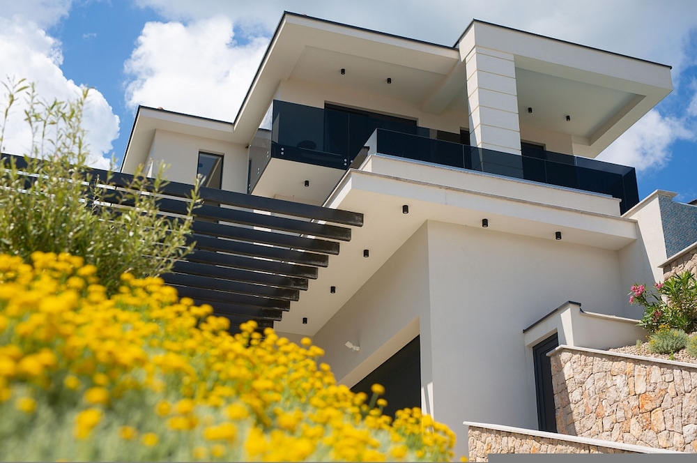 Villa Majestic With Sauna and Beautiful Views