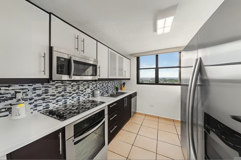 Otium Stay Steps From the Beach City Views Pet Friendly