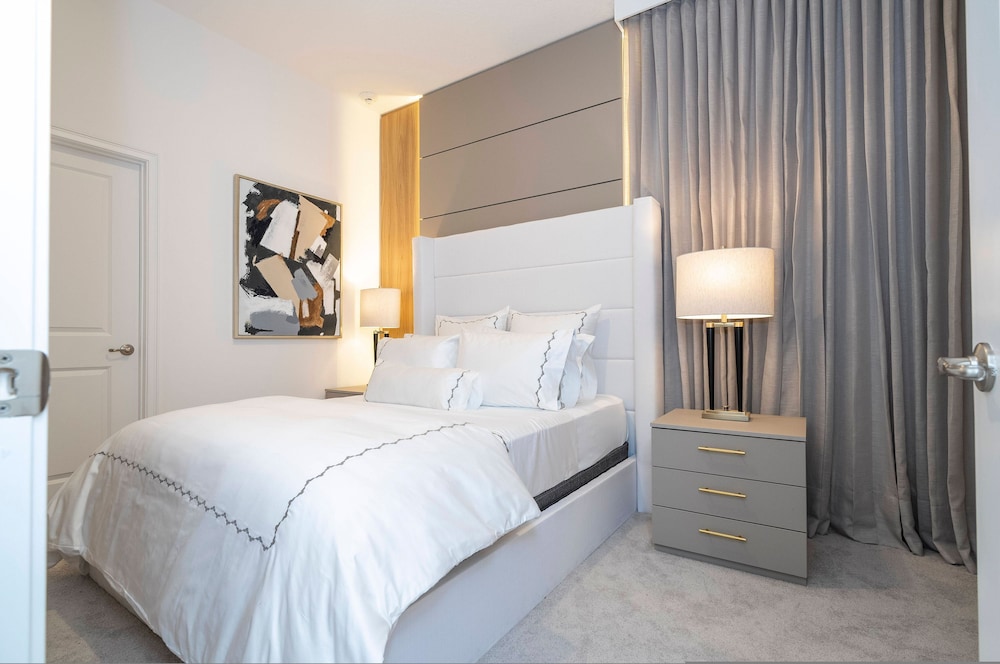 Brand NEW 12bedrooms 12bathroom At Paradiso Grande