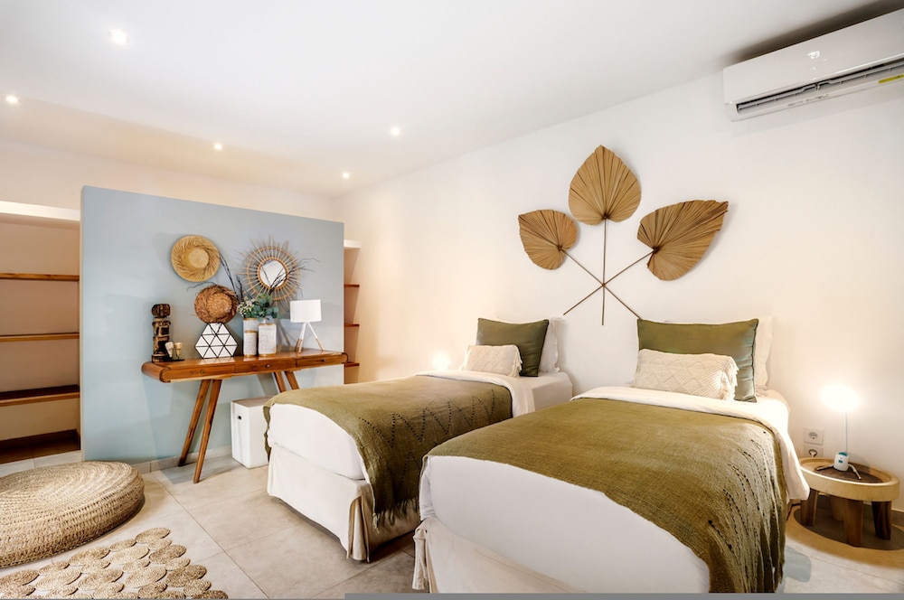 Villa Nabi by Alfred in Bali - New Family 5BR Villa Next to Seminyak Beach
