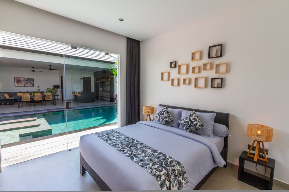 Villa Lys by Alfred in Bali - Charming 3BD Villa w Pool View Near Berawa Beach
