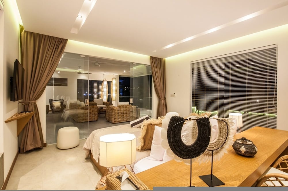 Niko 2 R New Villa Close to Finns Beach Club