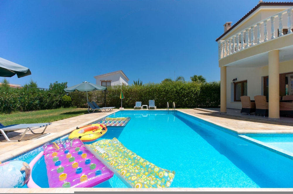 Villa Tsikkos Pende in Argaka