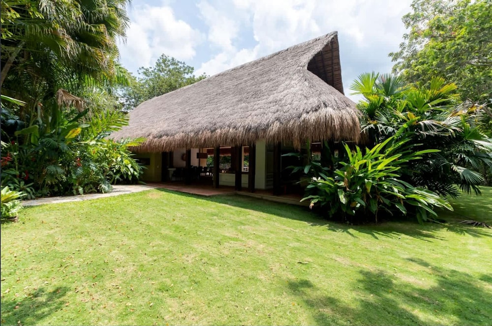 Atonishing 5BR Villa at Mesa de Yeguas