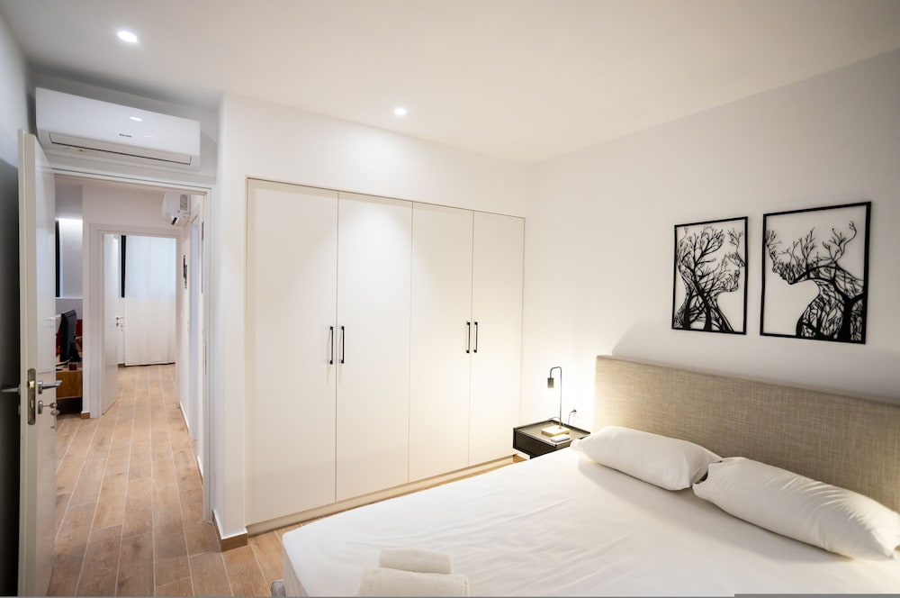 Exclusive 3-bedroom Haven in Kolonaki Center