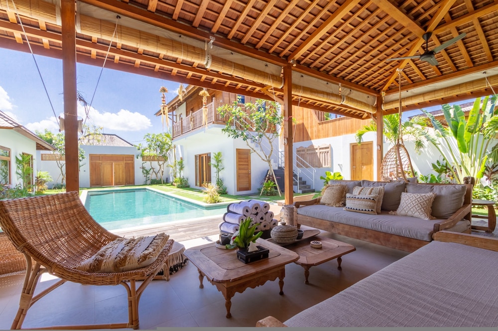 Villa Namu by Alfred in Bali - Family 5 BD Dream in Seminyak Oberoi Beach