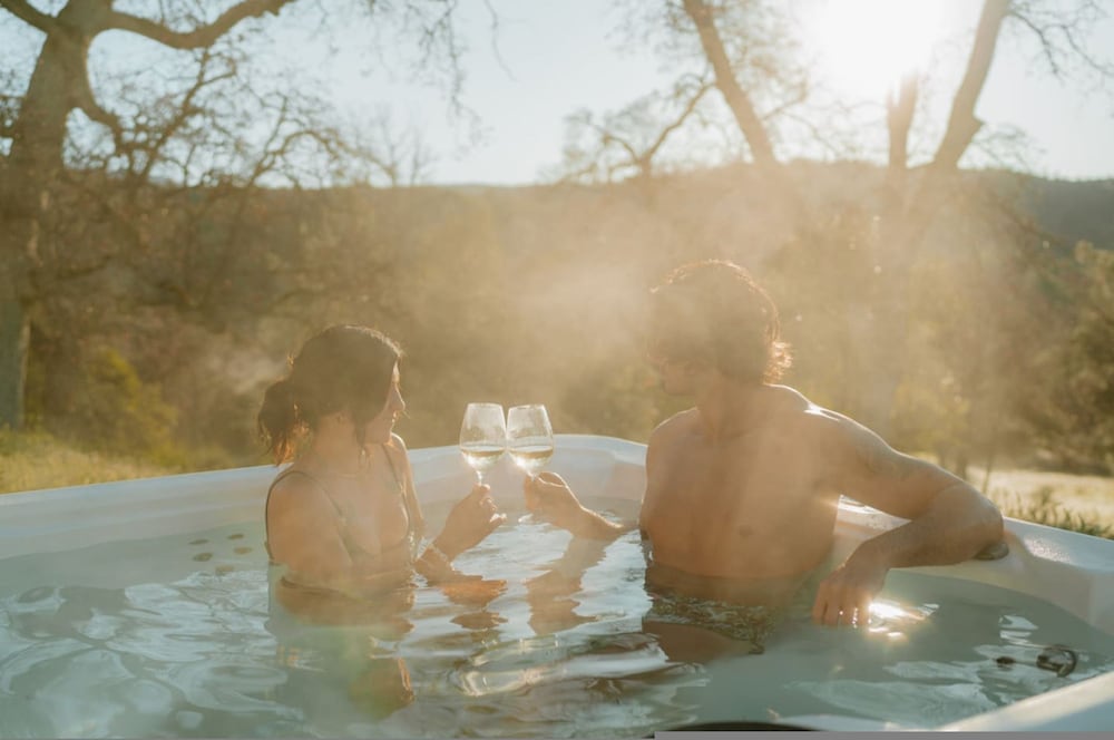 Moonlight Hidden Meadow BBQ Hottub by Casa Oso