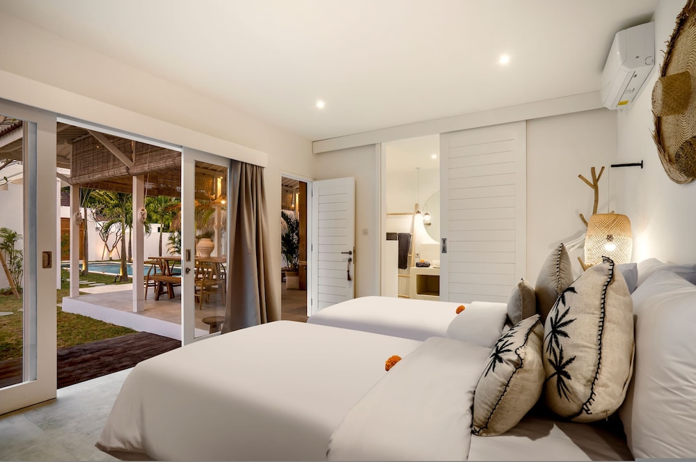 Villa Cyma by Alfred in Bali - New Peaceful 5 BR Villa in the Heart of Seminyak