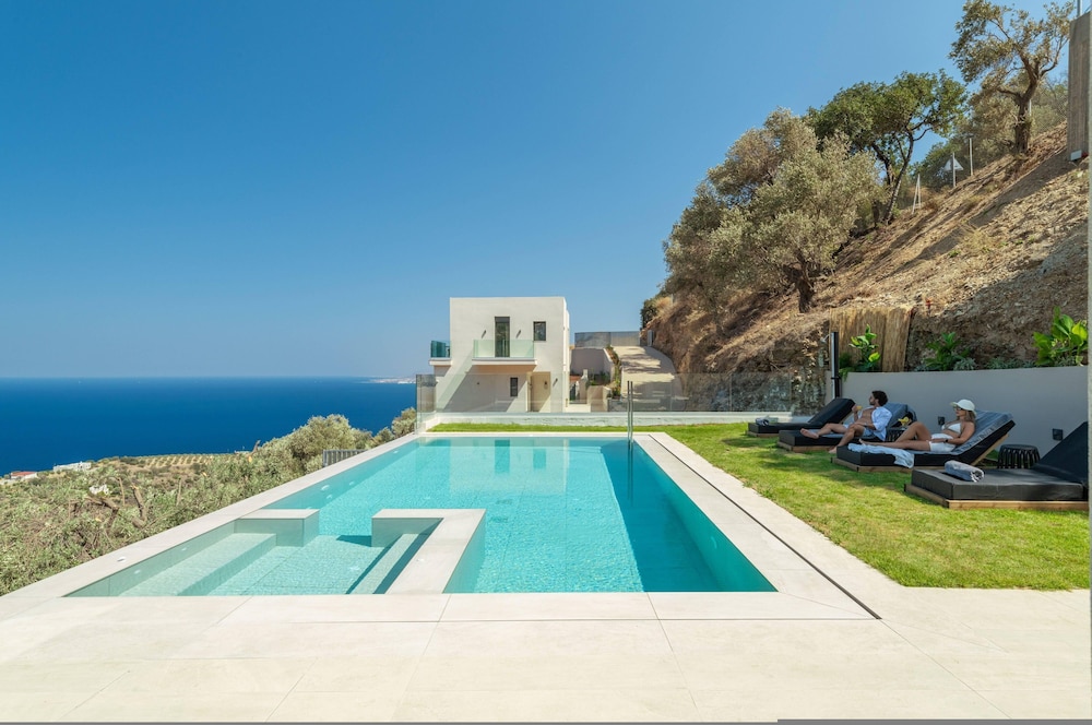 Luxury Villa Verde