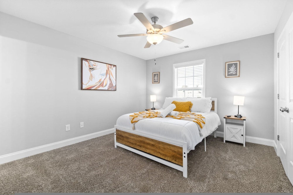 Sapphire Oasis A Luxurious Townhouse Retreat Near Nashville Ft Campbell