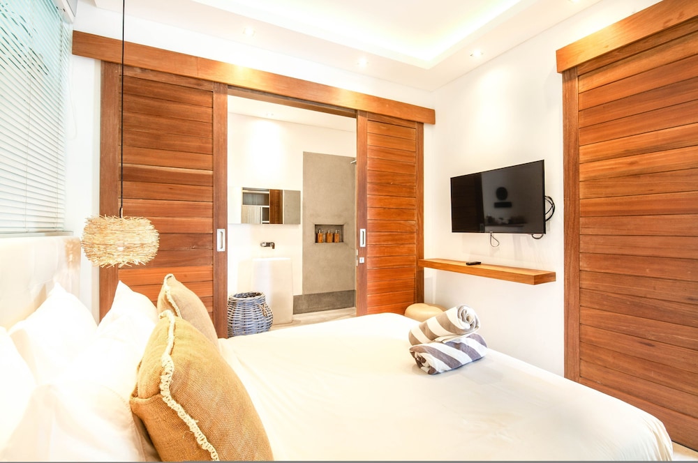 Niko 2 R New Villa Close to Finns Beach Club