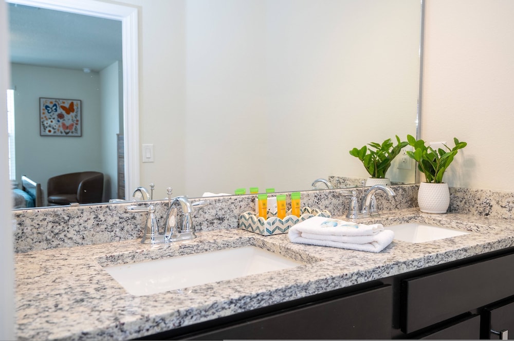Windsor Cay 7BR Water Park Free