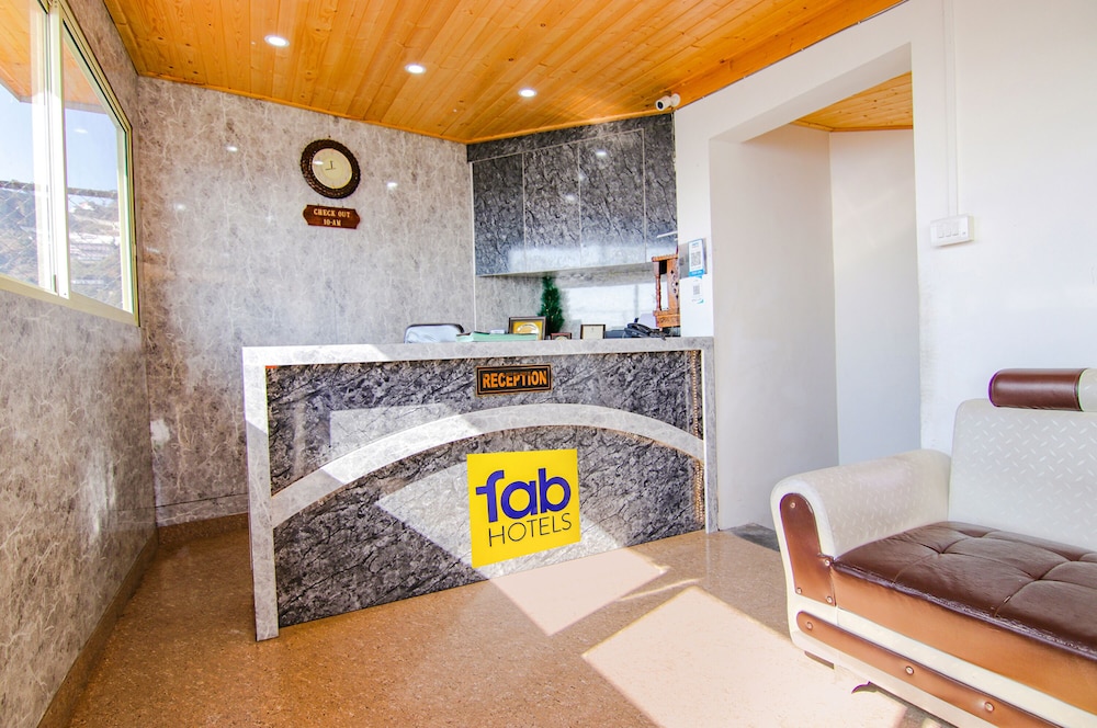 Lobby & Reception