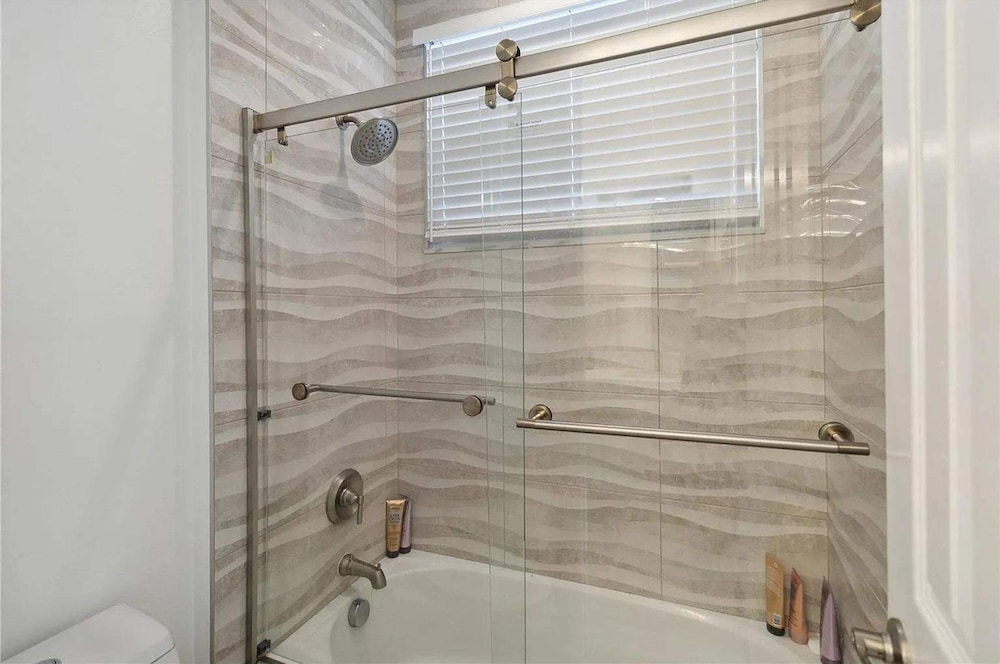 Gorgeous 4Bd Close to Disney With Spa at Reunion Resort 1552