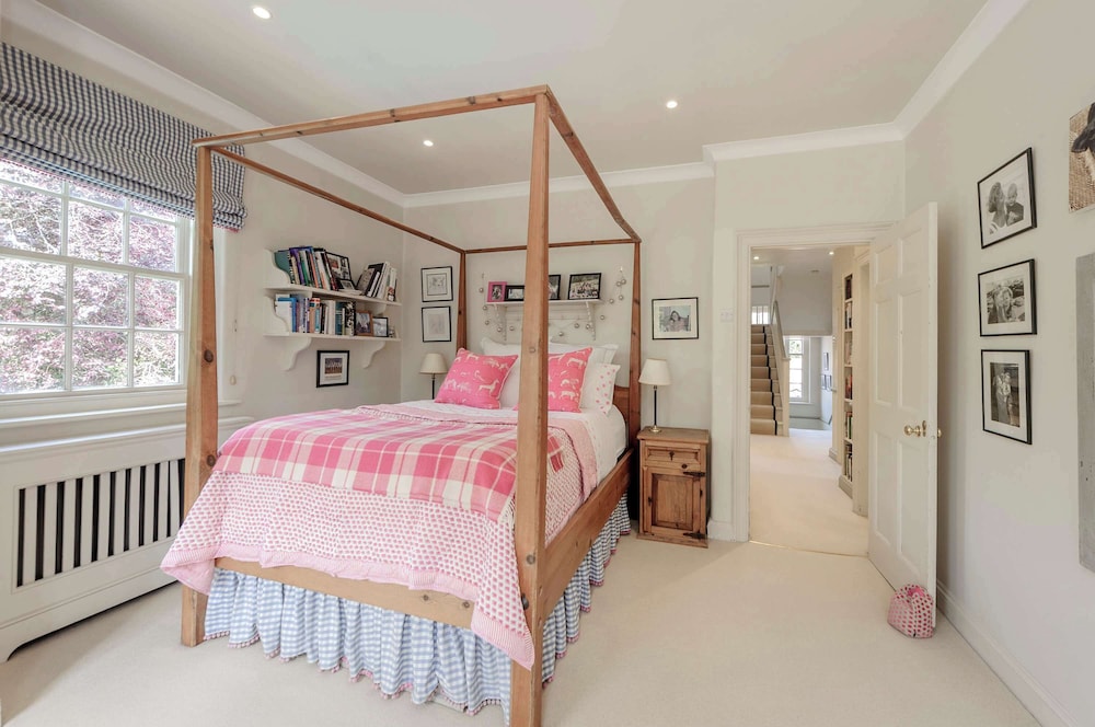 Beautiful Family Home w Garden Pool - Wimbledon
