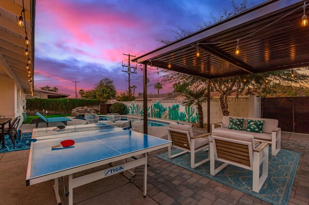 Vacay on Villa Pool Putting Grn Old Town