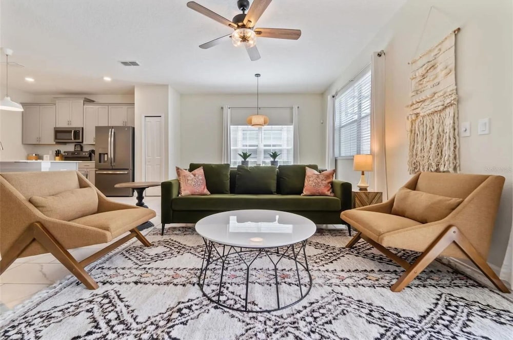 Vibrant 5Bd w Private Pool Waterpark at Storey Lake 4811m