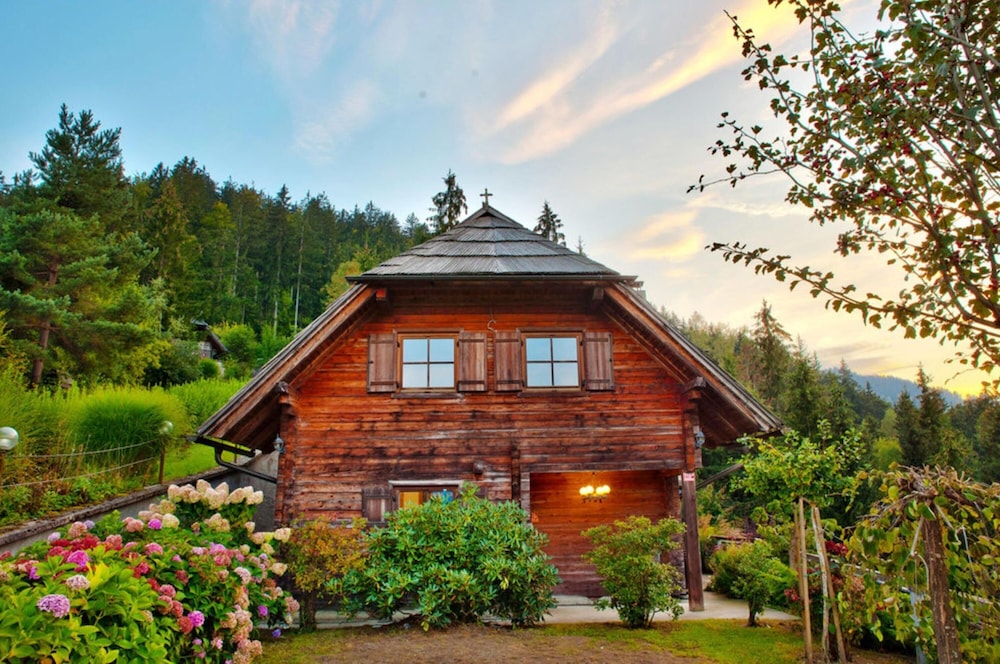 Chalet Podgorje With Pool