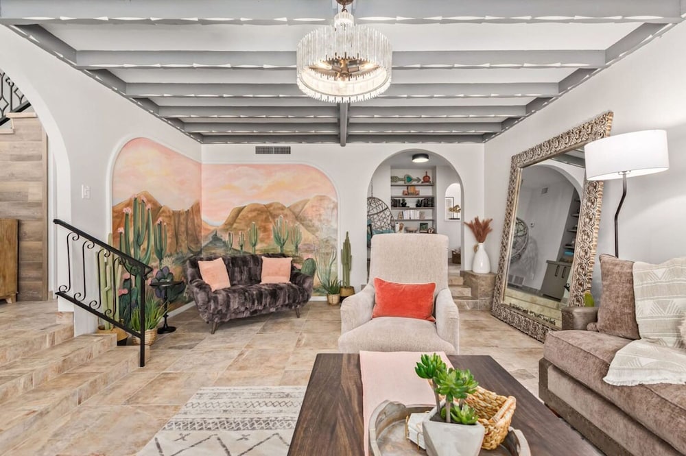 Historic Desert Rose Estate Pool Sauna Sleeps 12