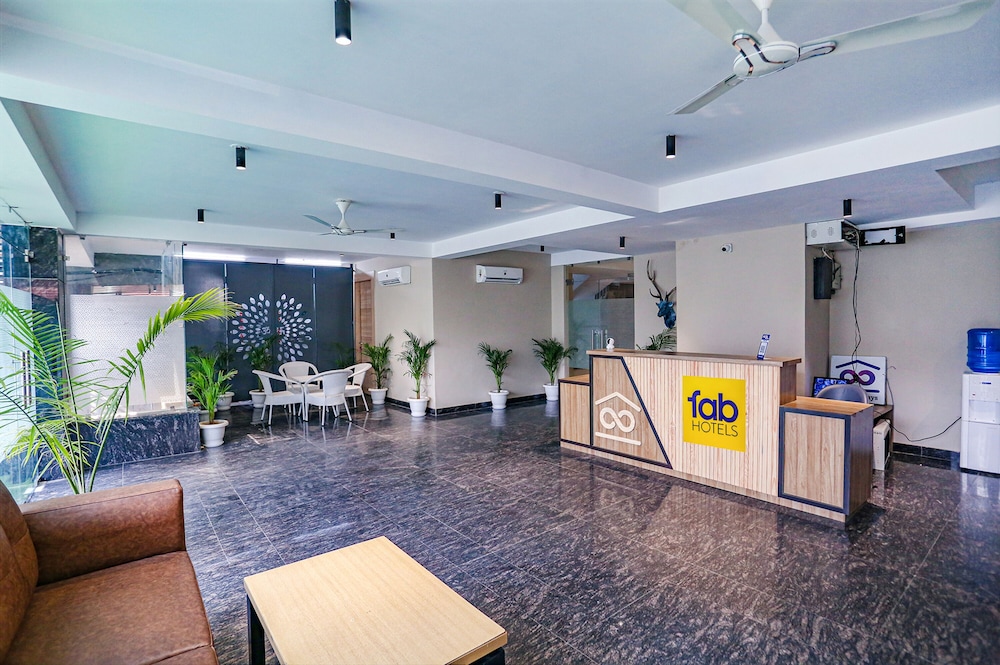 Lobby & Reception