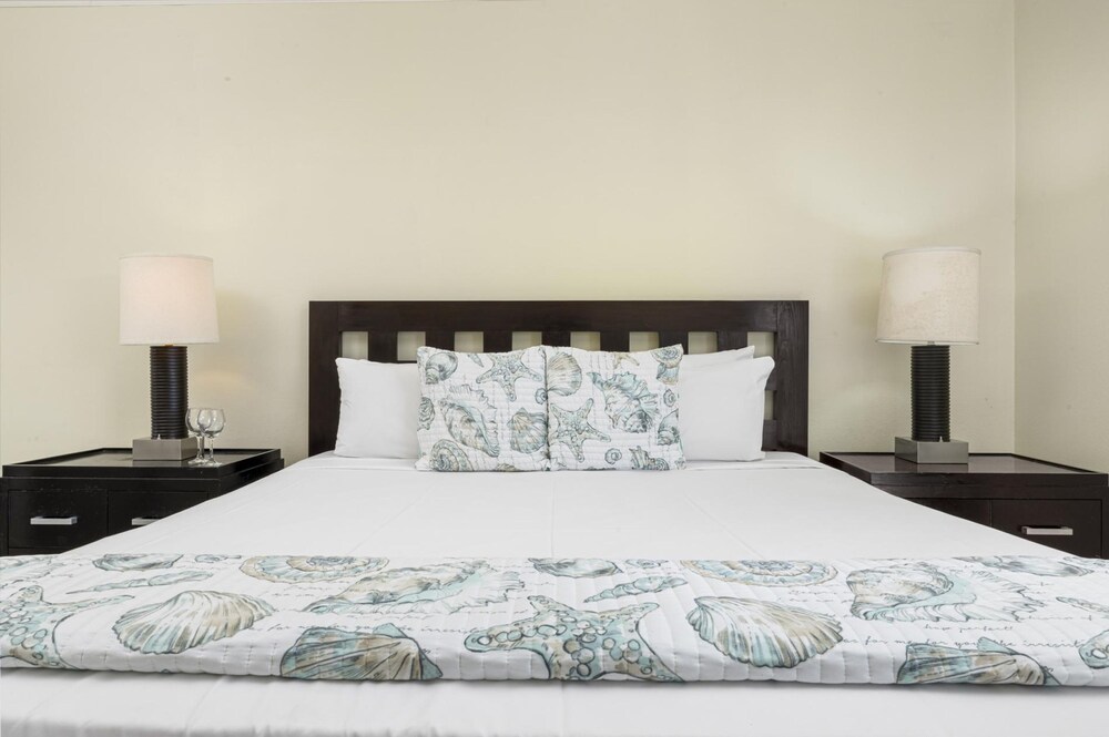 2br3ba Townhome Gold Coast Pool Tennis Gym