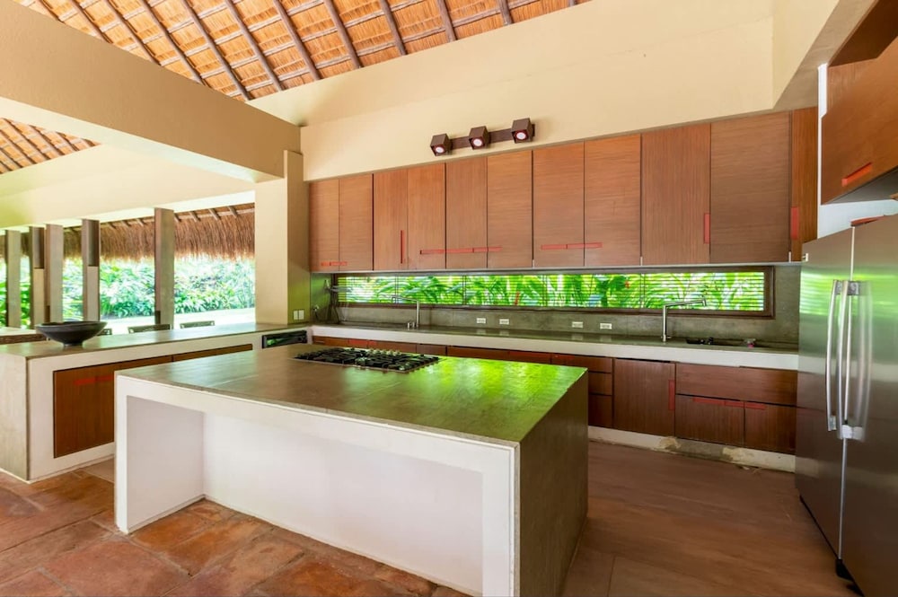 Atonishing 5BR Villa at Mesa de Yeguas
