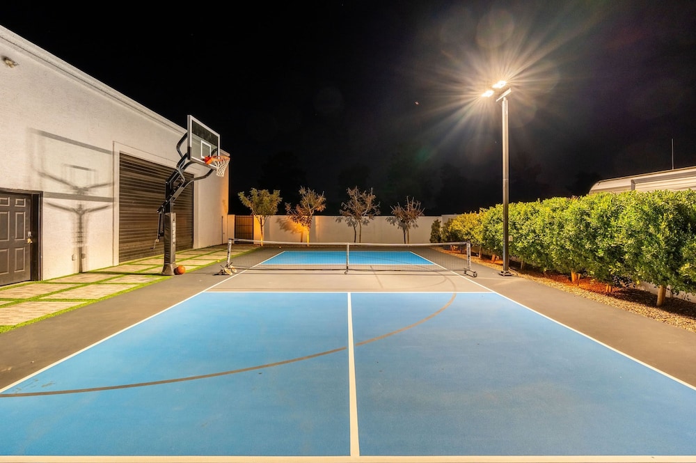 Scottsdale Palms Pickle-putt-swim-bocce Bbq-gym