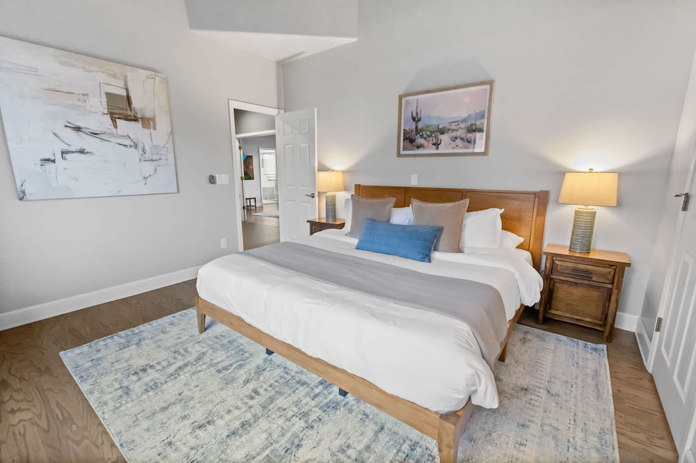5 Bed 3 Bath Uptown Sedona-game Room-sauna-cold Plunge-jacuzzi-gym