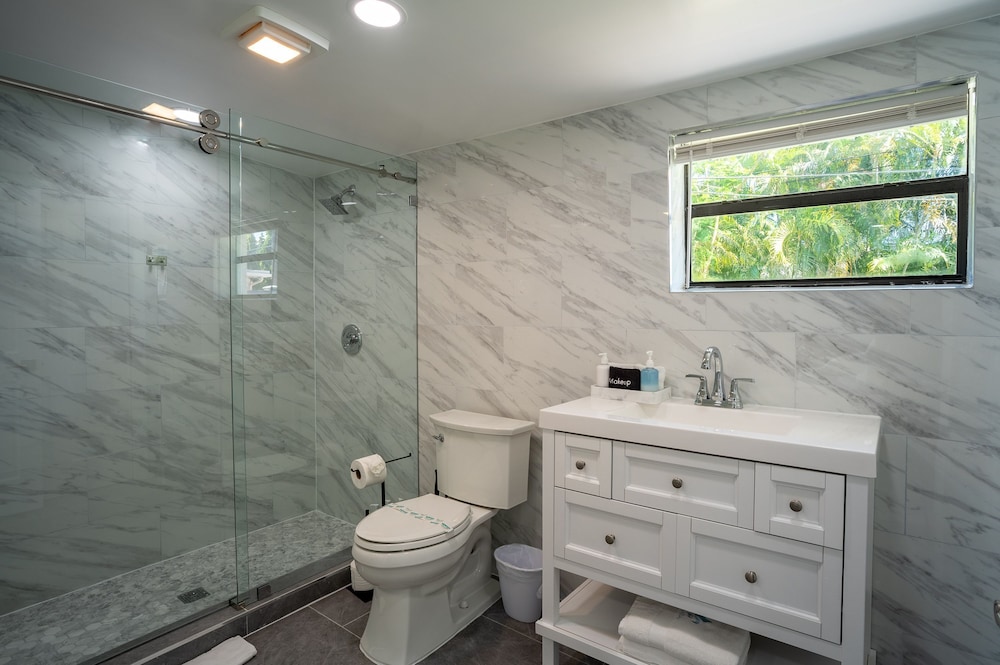 Spacious 3BR Home 2 Baths Amazing Pool Area