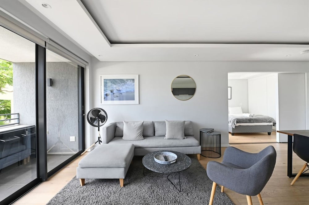 Quiet 2-bed Green Point Retreat Rooftop Pool BBQ