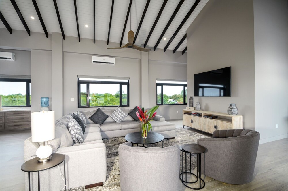 NEW 3 Story 4-bed Waterfront Villa w Sunset Views
