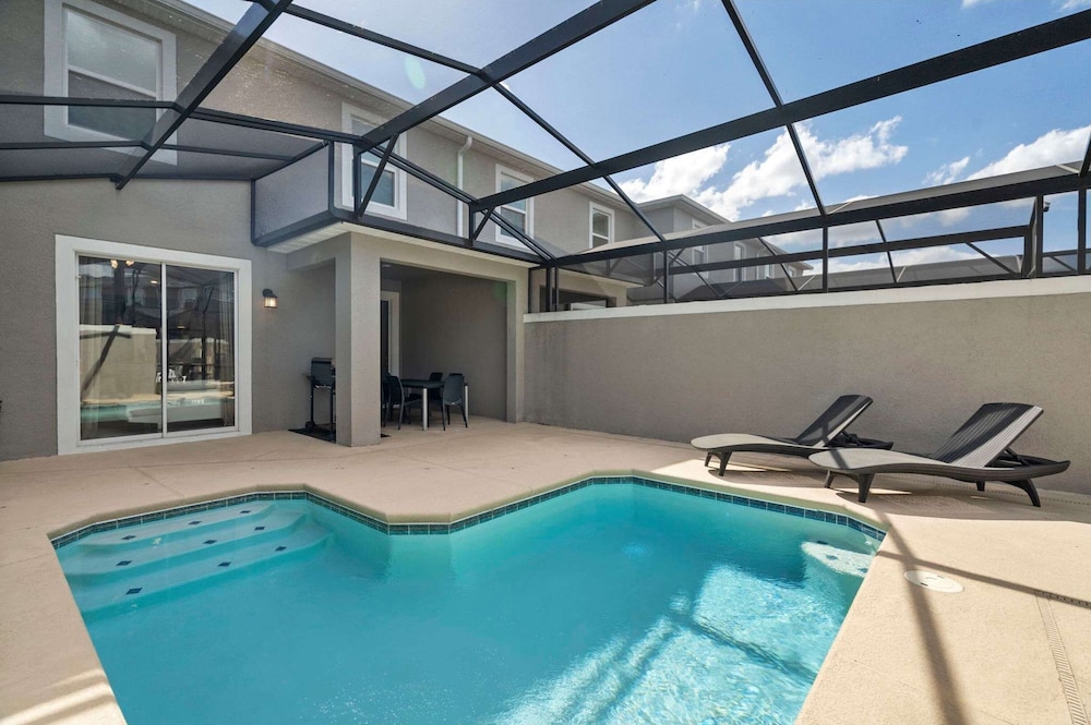 Relaxing Getaway Near Disney With Pool Themed Rooms
