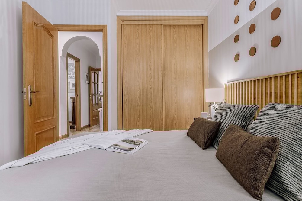 Quirigua - 2 Bedrooms and Office in Chamber