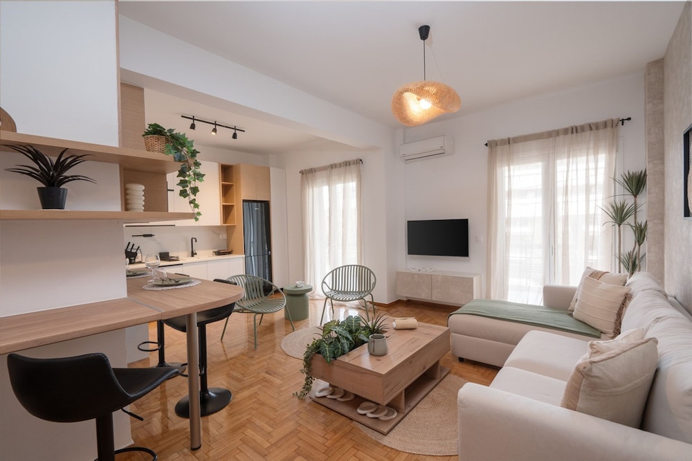 LIV - Seaside Getaway in Glyfada