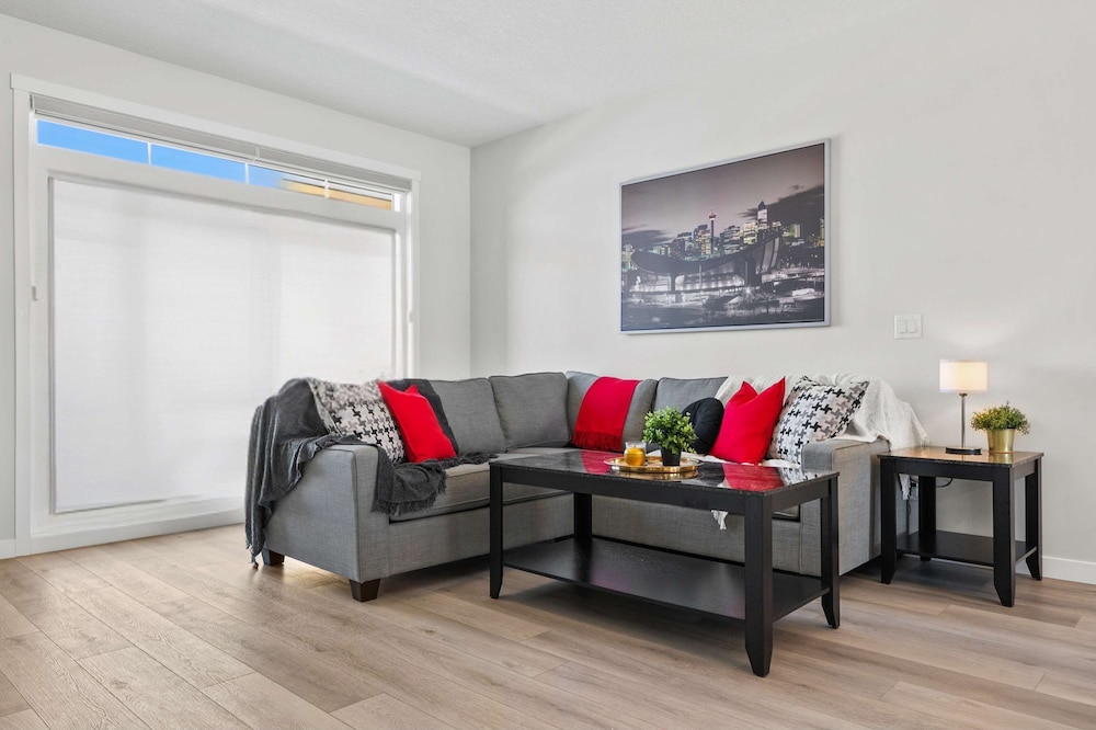 The Belmont Luxury NEW Home Free Indoorparking