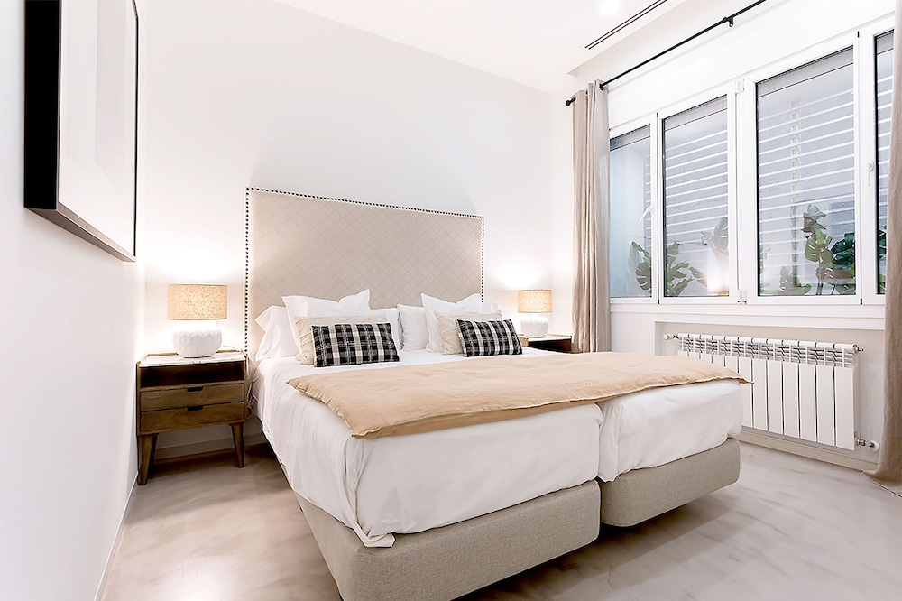 Modern 2 BD Duplex in Front of Atocha Train Station Atocha II