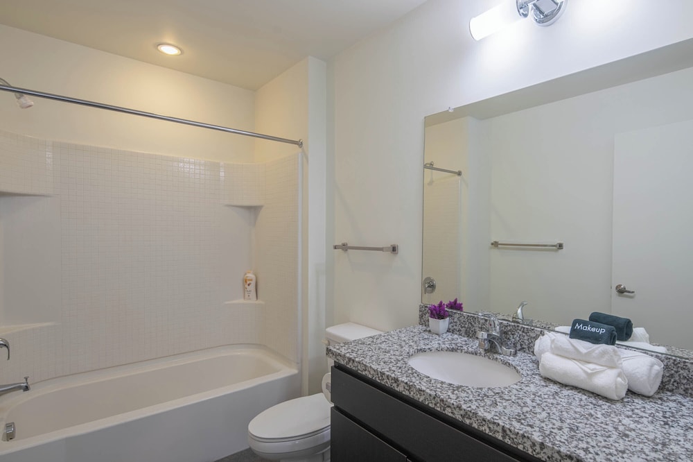 ROVE LIVING/KL - Roosevelt Point
