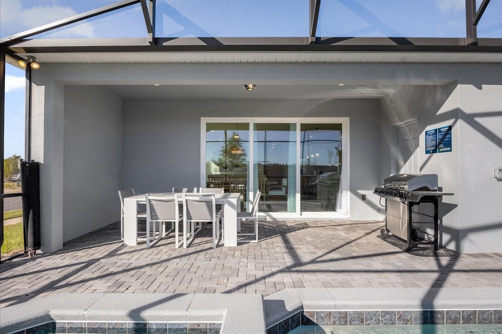 Elegant 6BR Home Perfect for Families