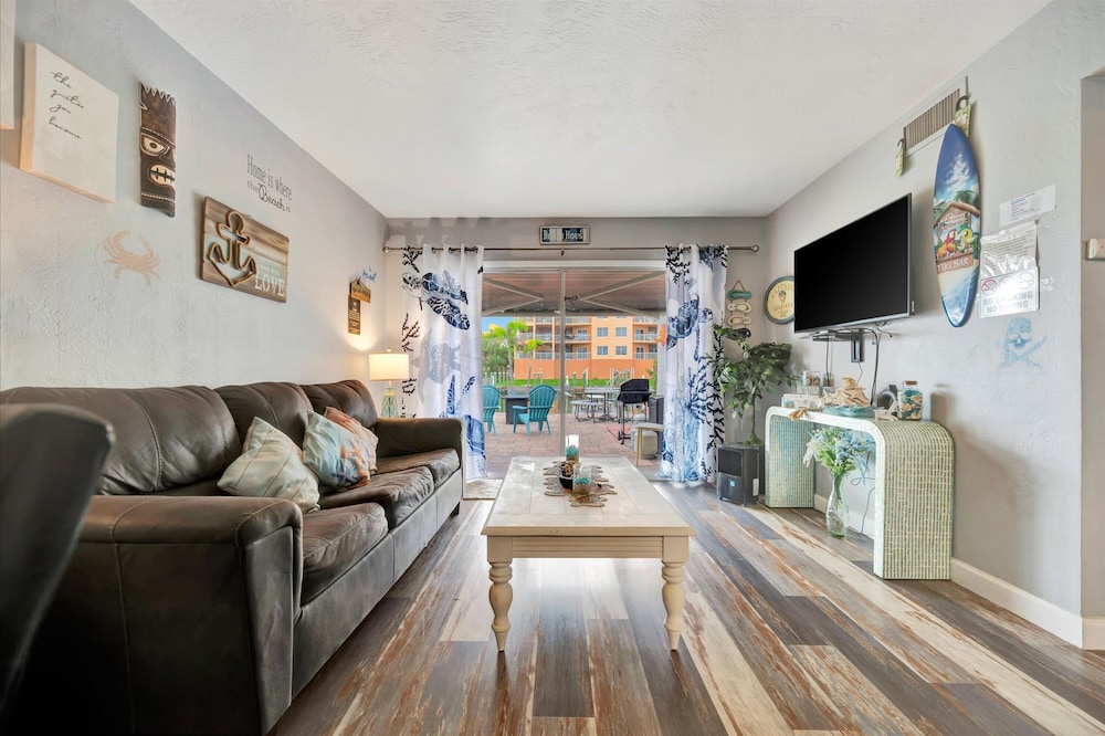 Dolphin Suite 2B Pet Friendly Waterfront Dock