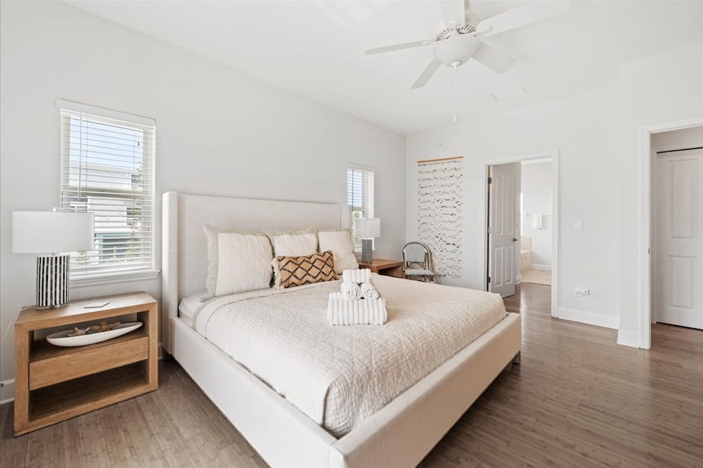 Beachfront 5BR Home With Ocean Views