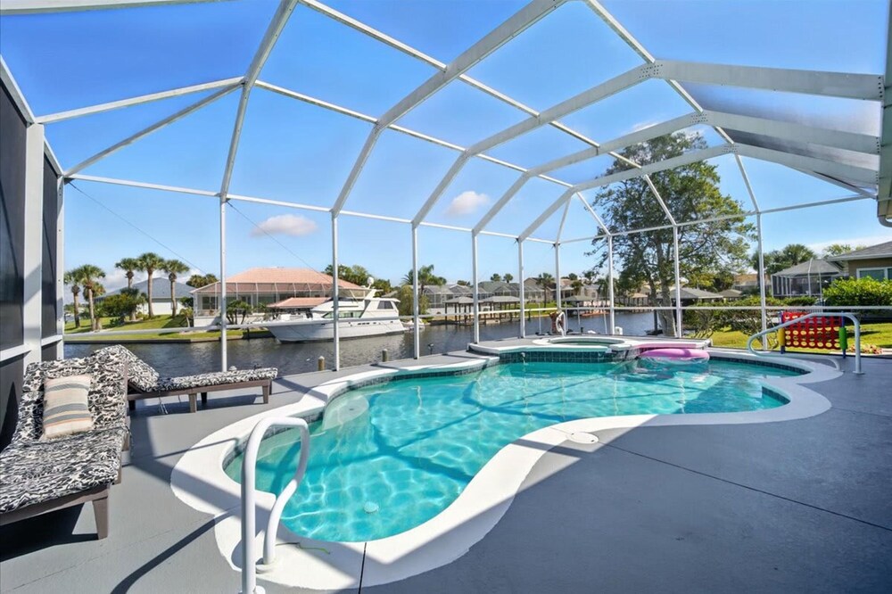 Boaters Dream Pool Spa Dock Walking Biking