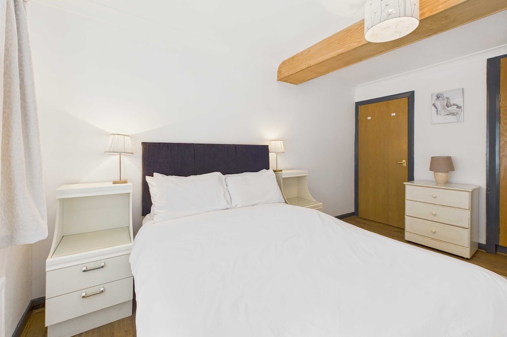 Host Stay Look Flat