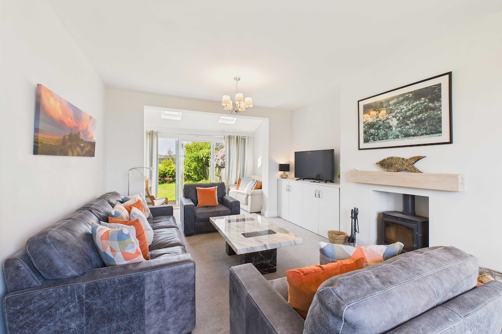 Host Stay Chirnells