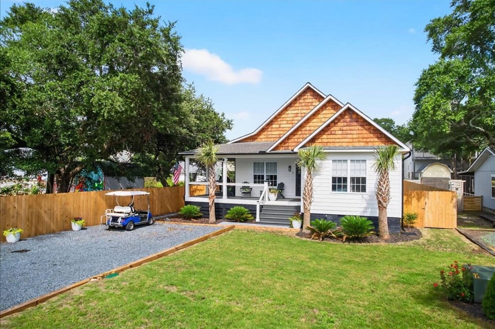 New Listing Lux Beach House Dog Friendly